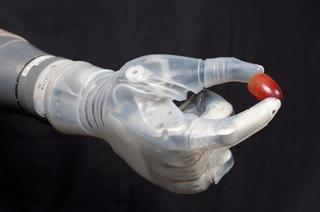 Brazo robótico Luke (Luke arm): prótesis robótica de alta precisión